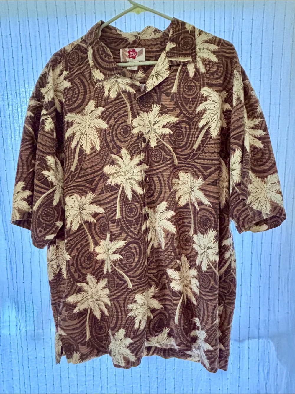 Hilo Hattie Vintage 100% Silk Hawaiian Aloha Shirt Palm Print.